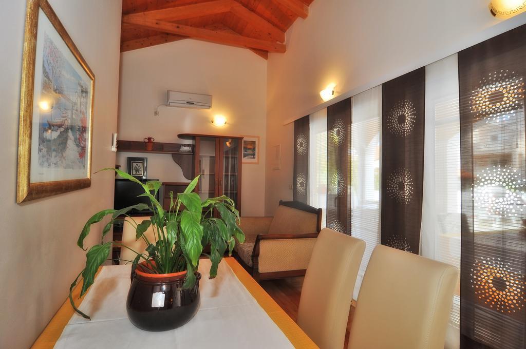 Villa Vanilla With Heated Pool Zadar Exterior foto